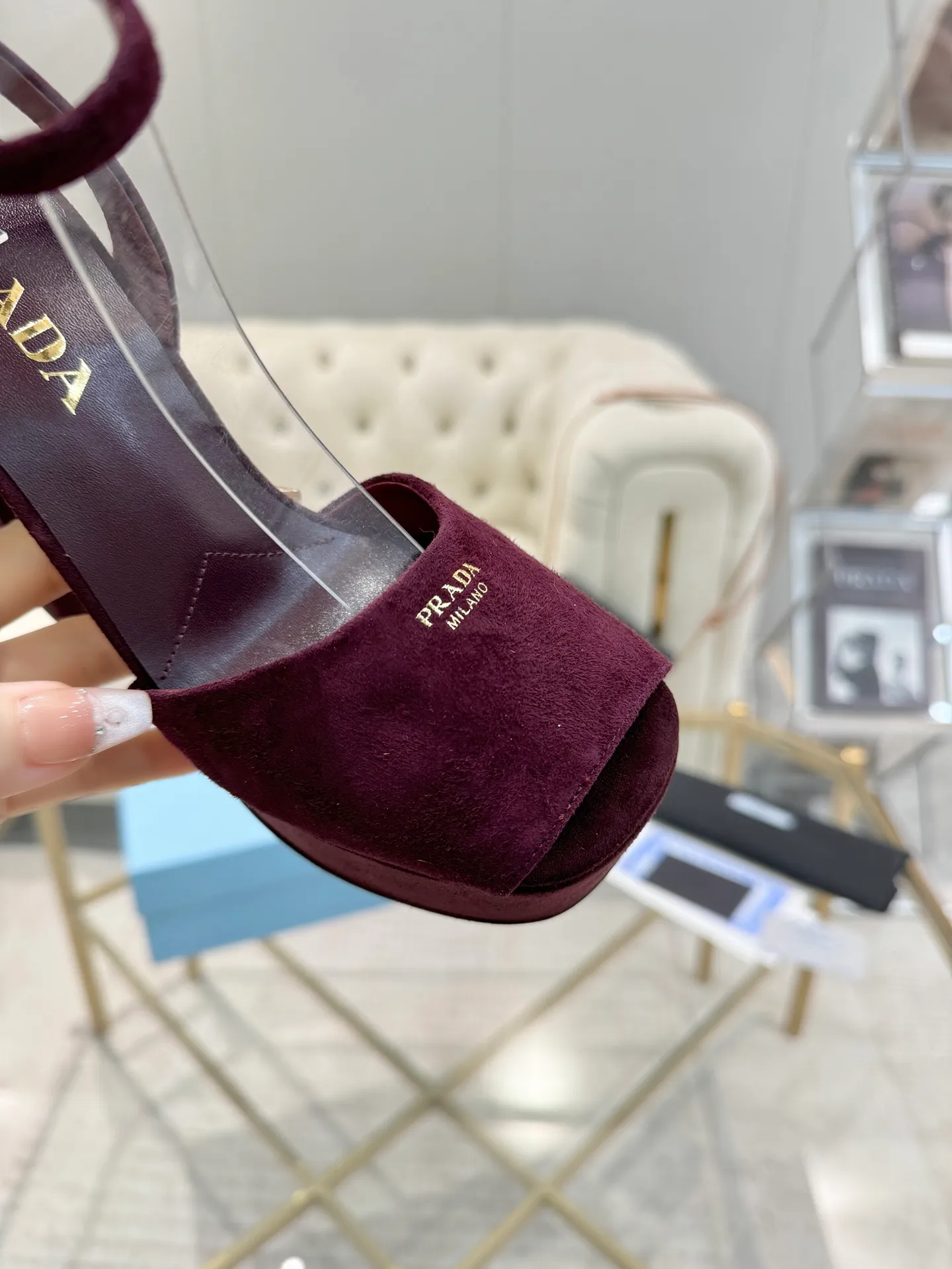 👟👟Ex-factory price 600👟👟 (imitation leather bottom-20) New arrival 👉Ready stock👈Remove the original board and make a 1:1 replica‼ ️The highest version ✅ Prada's early spring catwalk hot style 😘The latest spring style thick square toe water platform series (genuine leather outsole), (simulated leather sole) goddess must-have for super beautiful feet 👉The upper is made of imported original calfskin, soft and textured, lining + foot pads, imported sheepskin lining, breathable and comfortable, private model water platform, heel, water platform 3.5M, heel height 12M Code number 35M-39M (34 40 41 42 43 is custom-made and cannot be returned or exchanged)